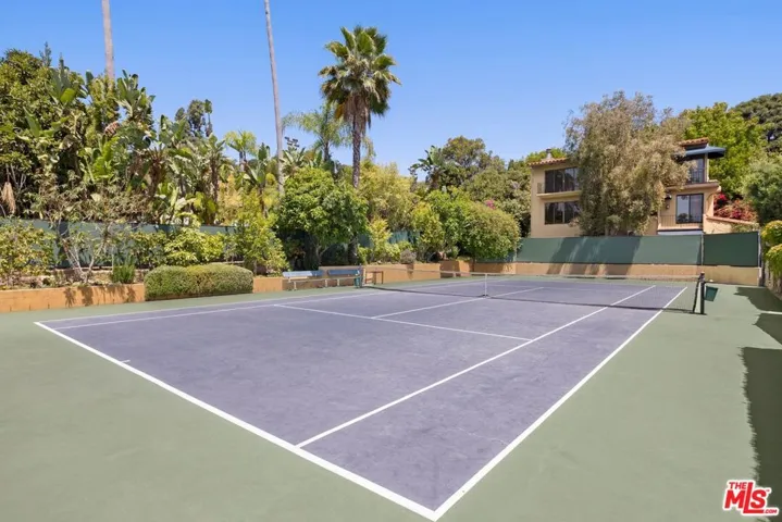 1121 La Collina Drive, Beverly Hills, California 90210