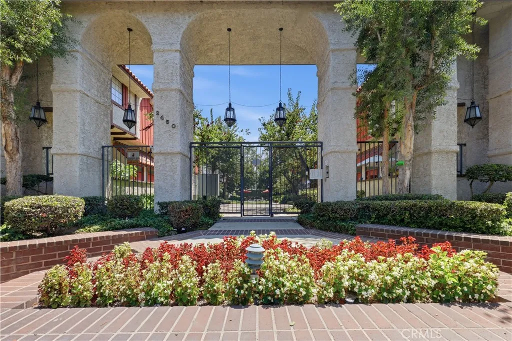 2450 E Del Mar Blvd