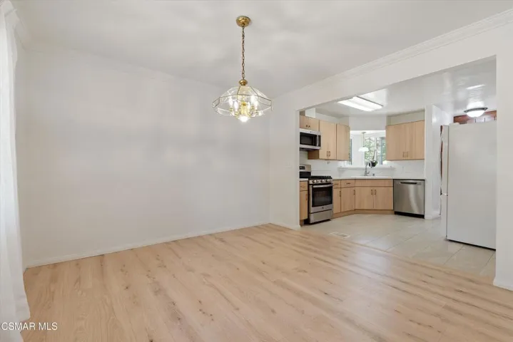 1130 N Maple Street, Burbank, California 91505 — photo 4
