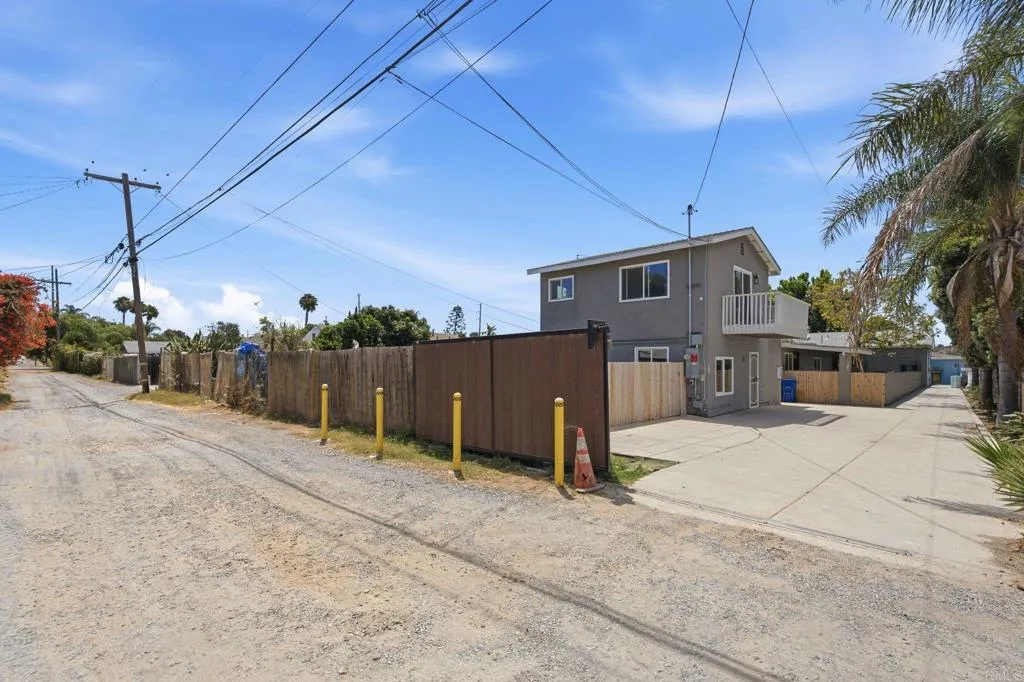 230 Zenith Street, Chula Vista, California 91911 — photo 5
