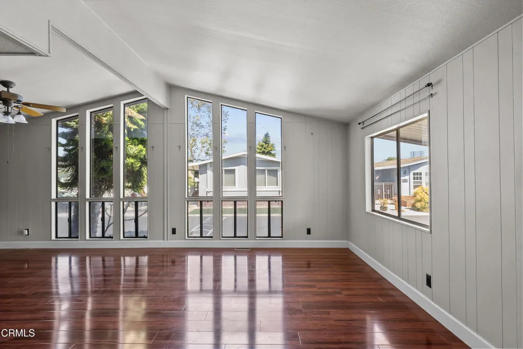 07-living-room-vaulted-window-wall