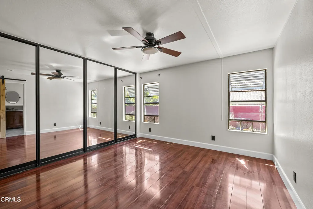 18-primary-bedroom