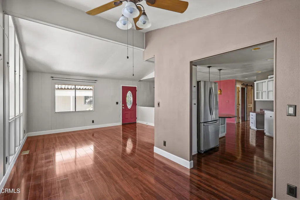 10-living-room-kitchen-pass-through