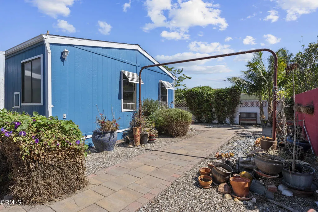 29-rear-courtyard