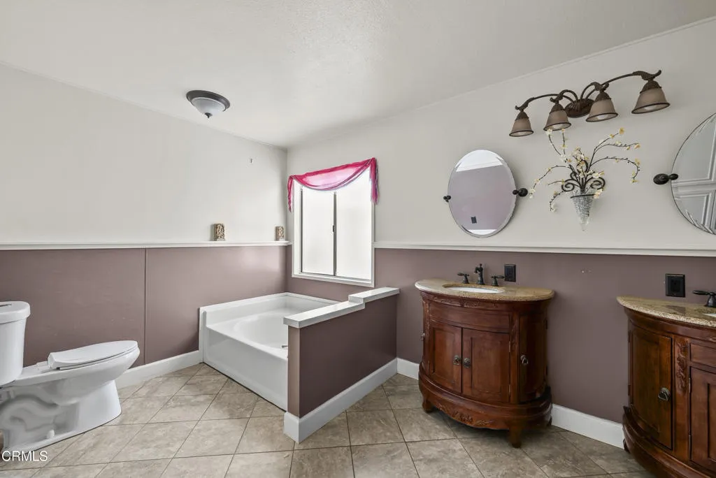 21-primary-bath-soaker-tub
