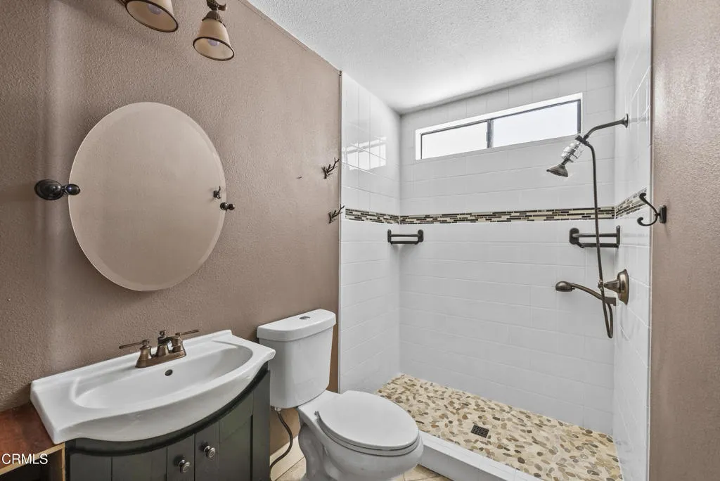 25-guest-bath-walk-in-shower