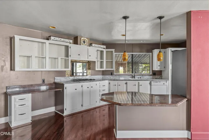 13-kitchen-full-view