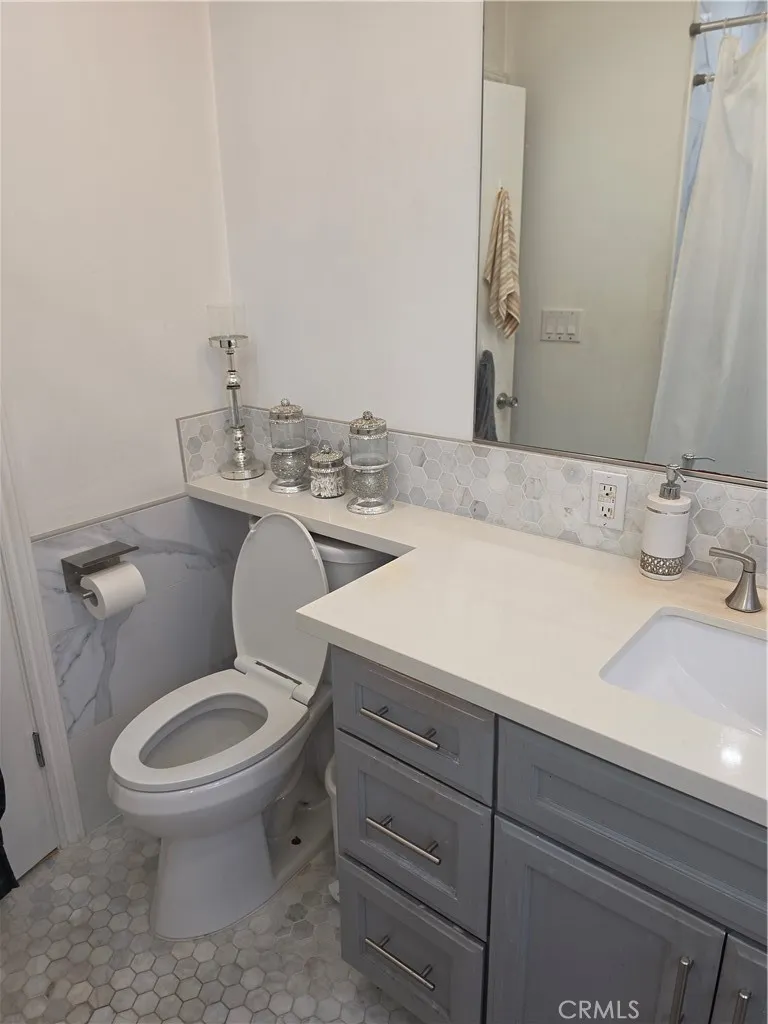 11703 Wilkie, Hawthorne, California 90250 — photo 4