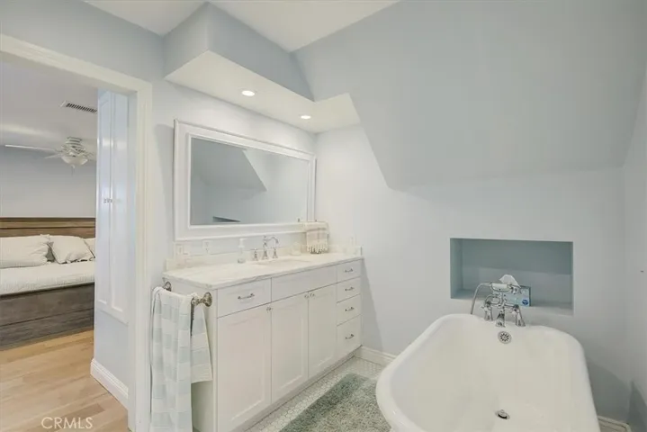 Upstairs Master Bath