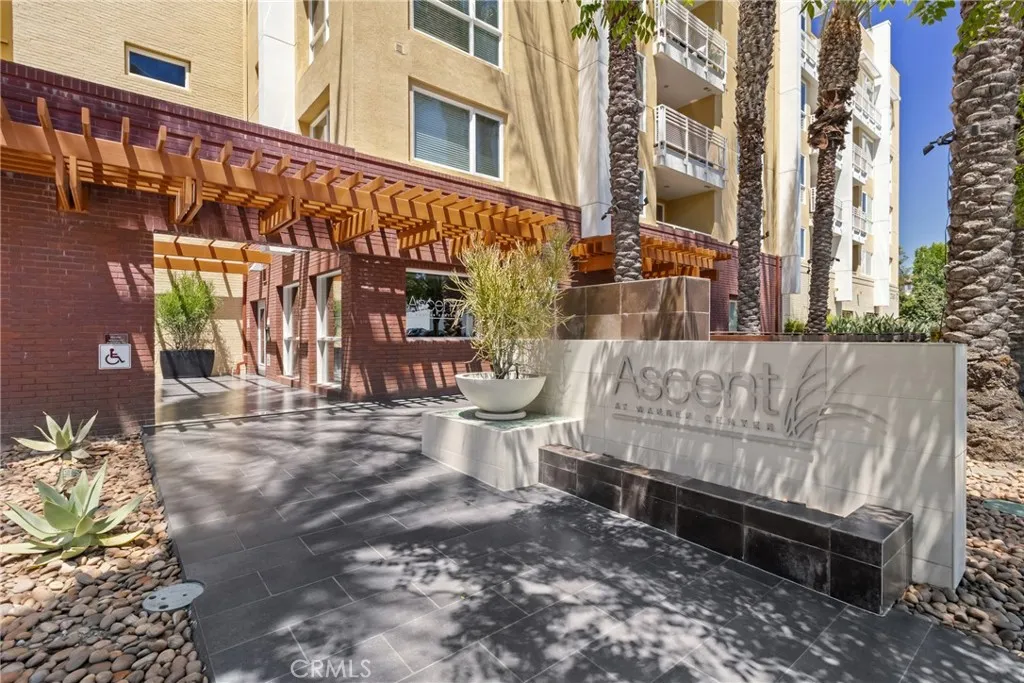 21301 Erwin St