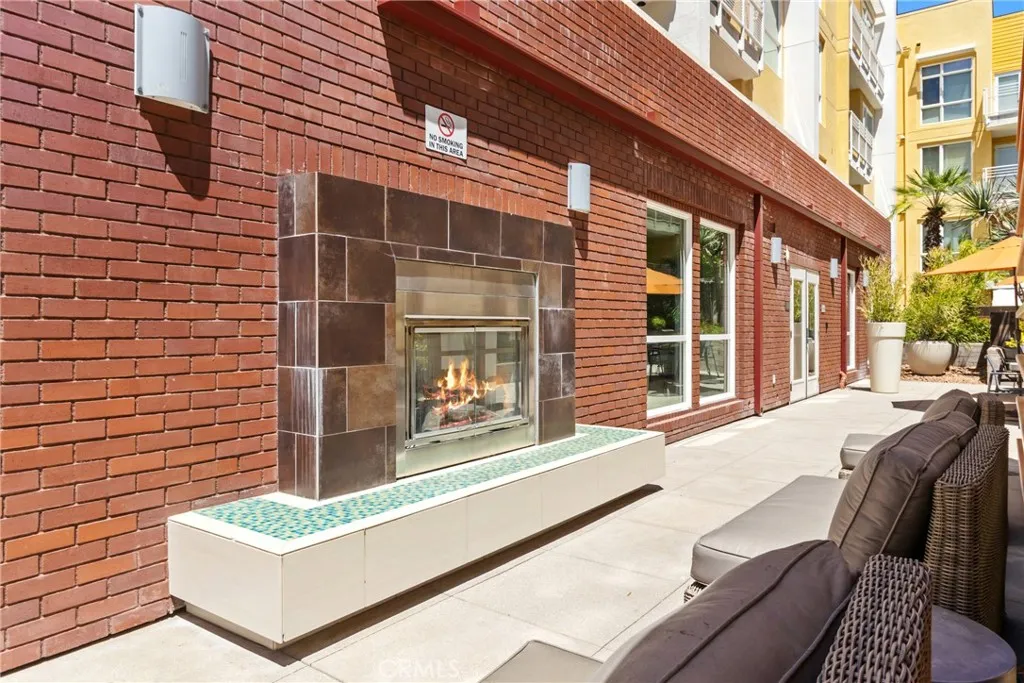 21301 Erwin Street 511, Woodland Hills, California 91367 — photo 5