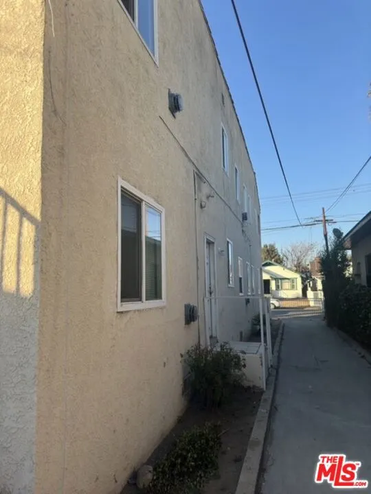1452 W 35th Street, Los Angeles, California 90018 — photo 5