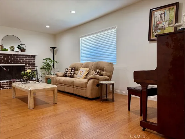 9621 Jumilla, Los Angeles, California 91311 — photo 5