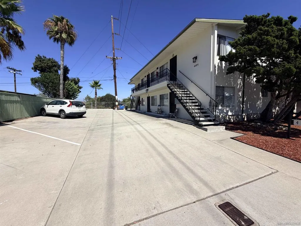 4495 Clairemont Drive, San Diego, California 92117 — photo 5
