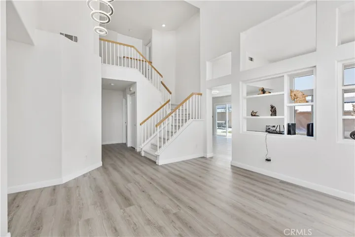 Entry/living room