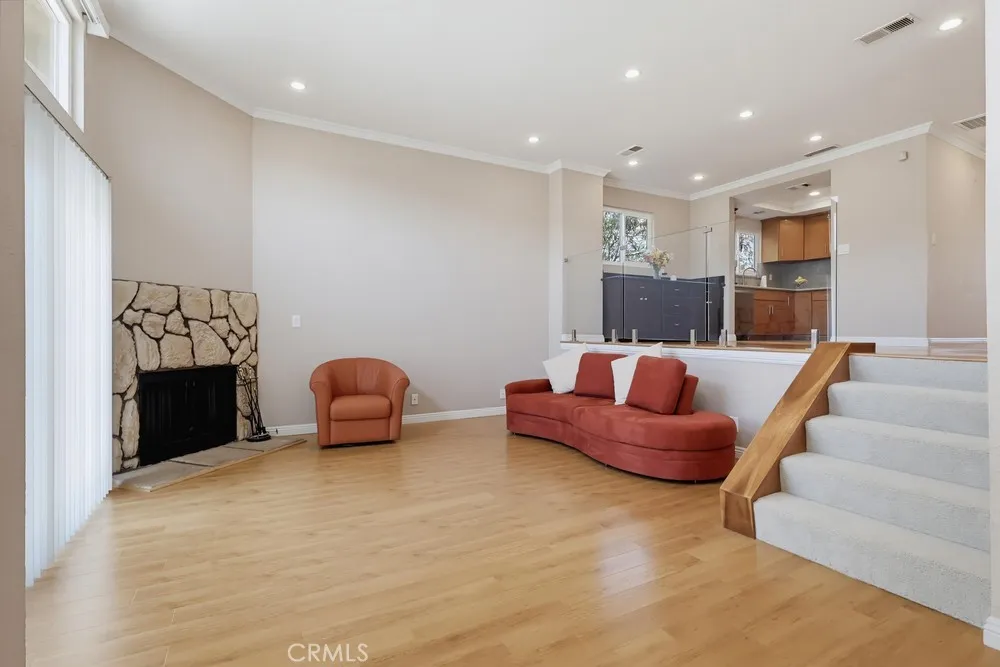 415 Sefton Ave