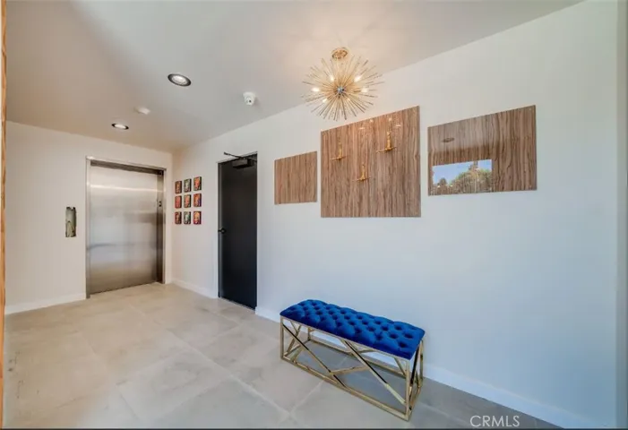 7018 Alabama 203, Canoga Park, California 91303 — photo 5