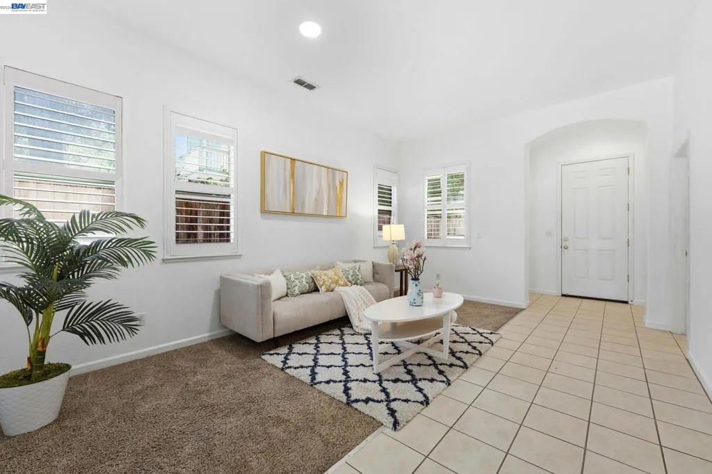 6485 Pine Meadow Cir, Stockton, California 95219 — photo 4
