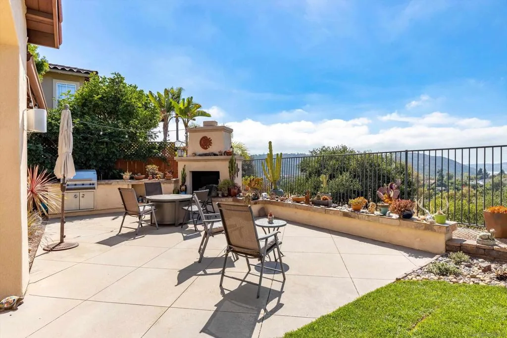 2198 Vista La Nisa, Carlsbad, California 92009 — photo 5