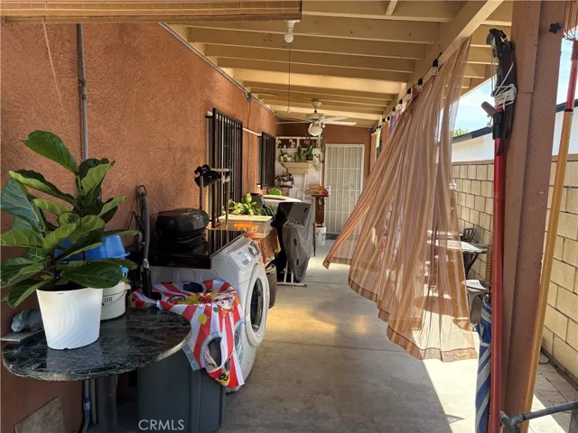 Side yard Covered Patio
