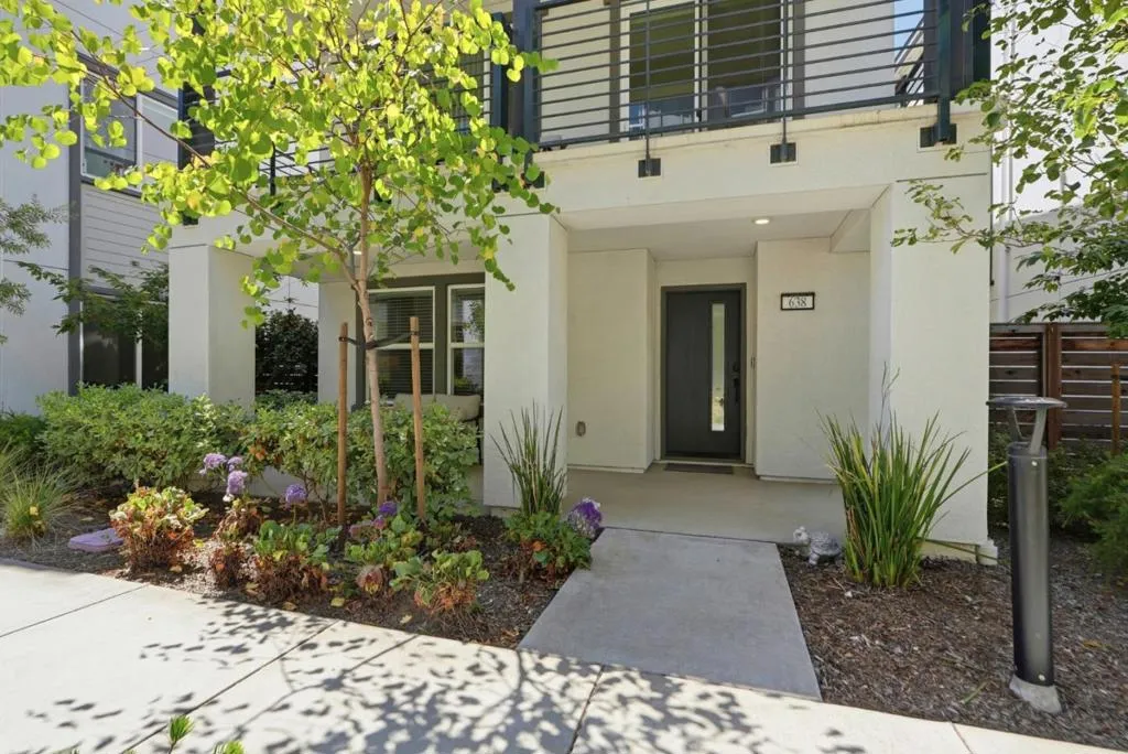 638 Eucalyptus Way