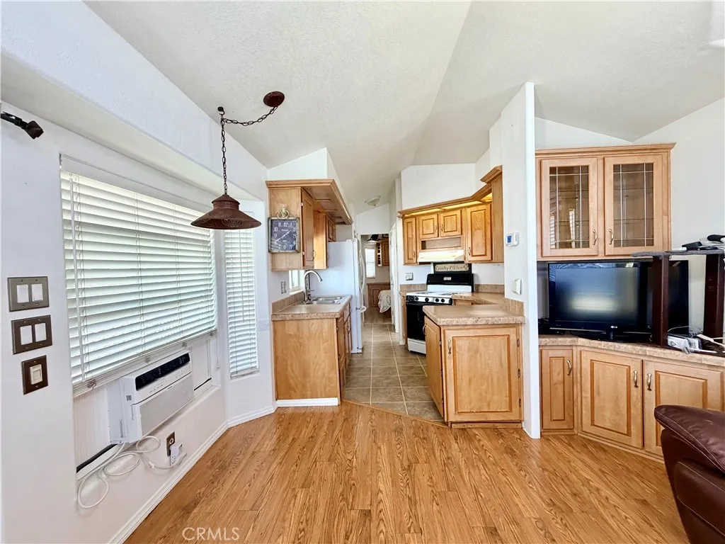 1310 Western, San Jacinto, California 92583 — photo 5
