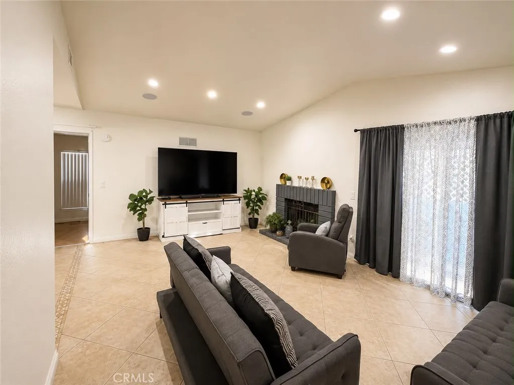 2870 Nandina Drive, Palmdale, California 93550 — photo 4