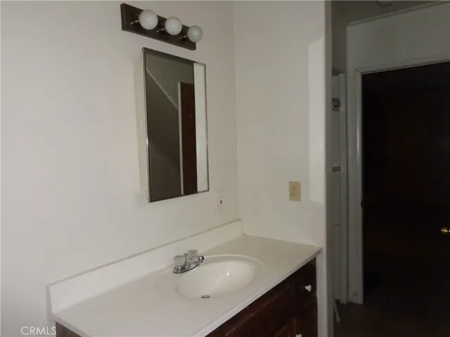 Bathroom sink