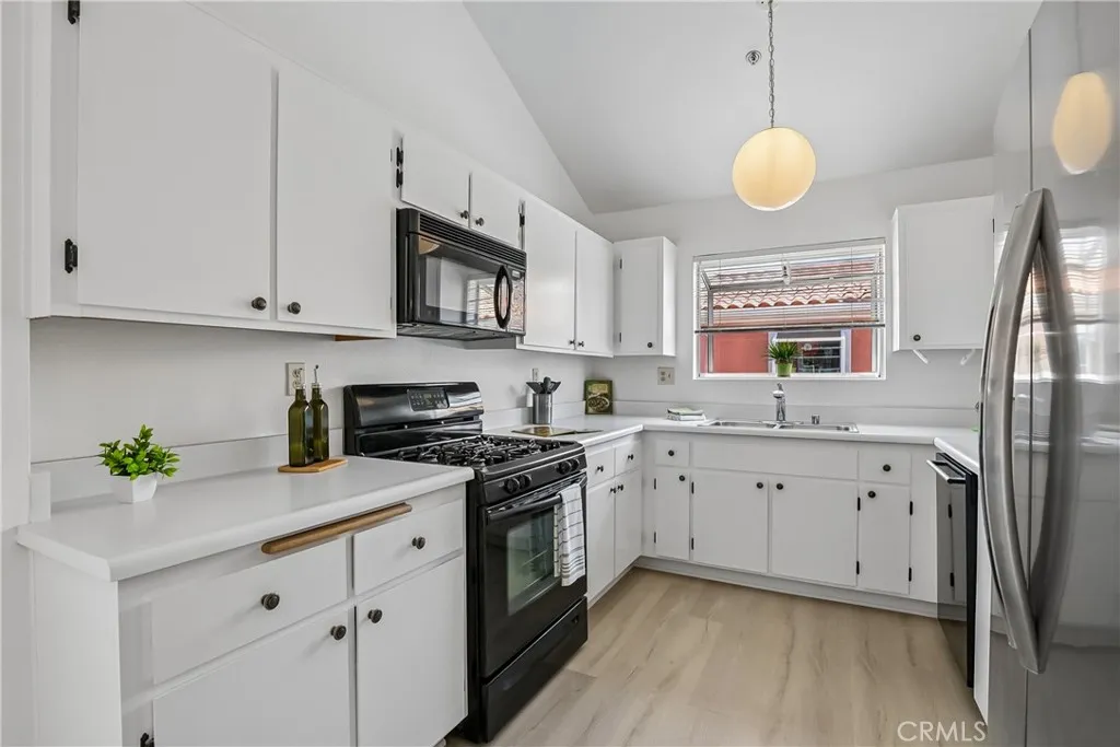 409 Utica A11, Huntington Beach, California 92648 — photo 5