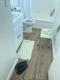 Full bathroom front house