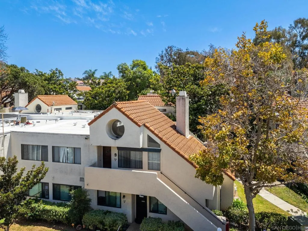 345 N Melrose Dr