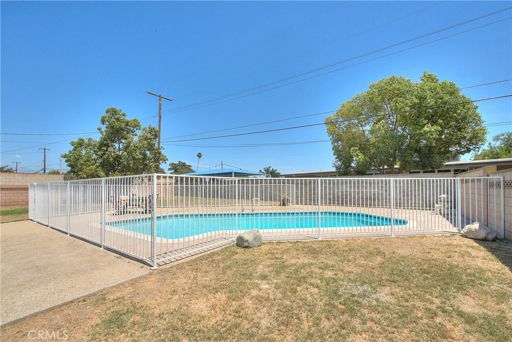 Sparilng Pool