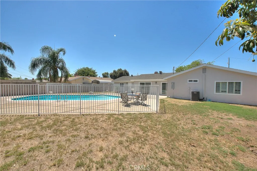 Sparilng Pool and Yard.
