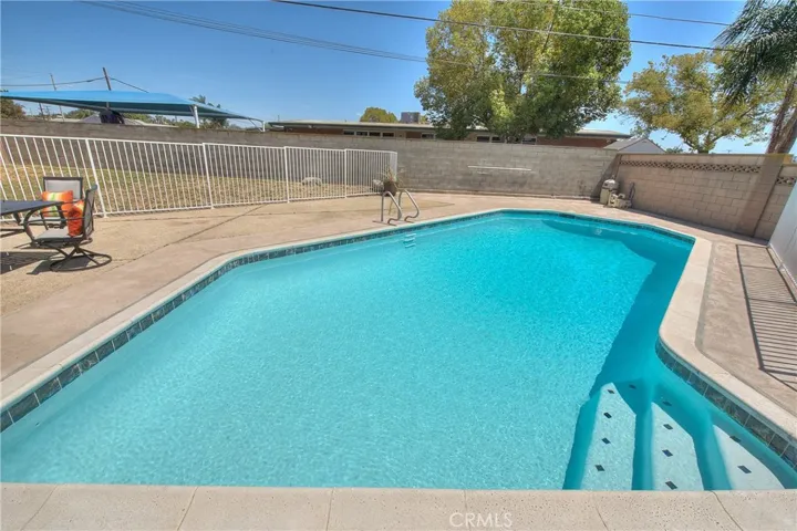 Sparilng Pool