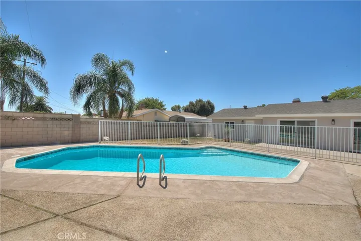 Sparilng Pool