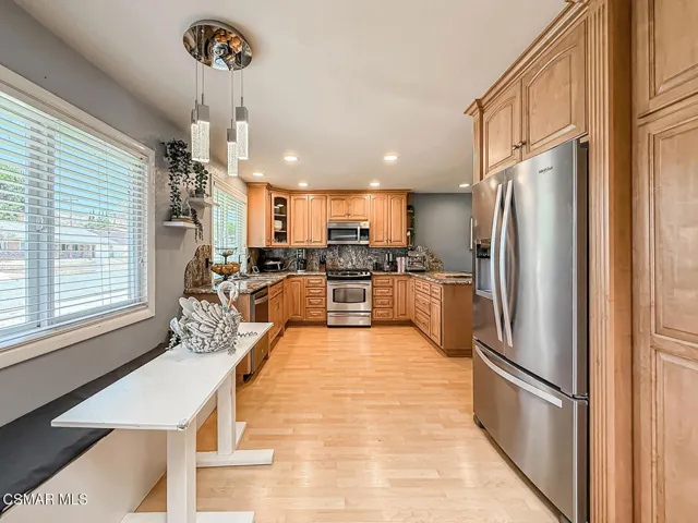 cKitchen and Dining2