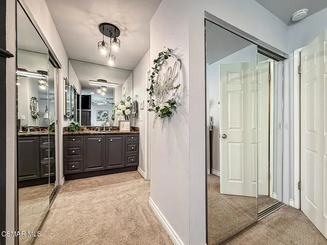 iPrimary Bedroom Suite4