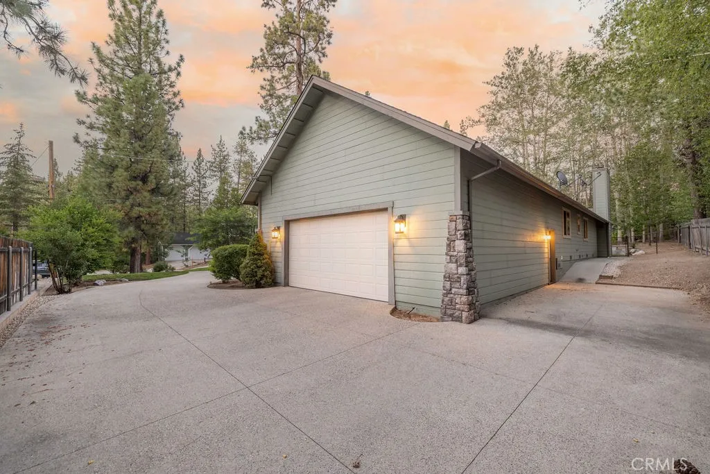 155 Lodgepole, Big Bear Lake, California 92315 — photo 4