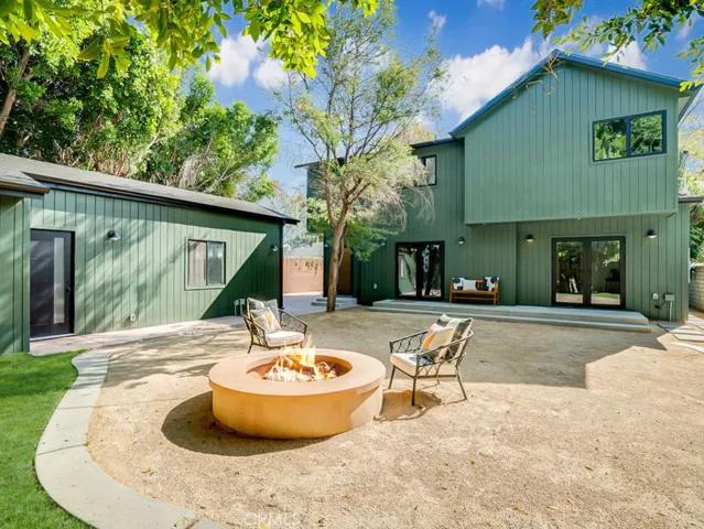 11911 Hartsook, Valley Village, California 91607 — photo 5