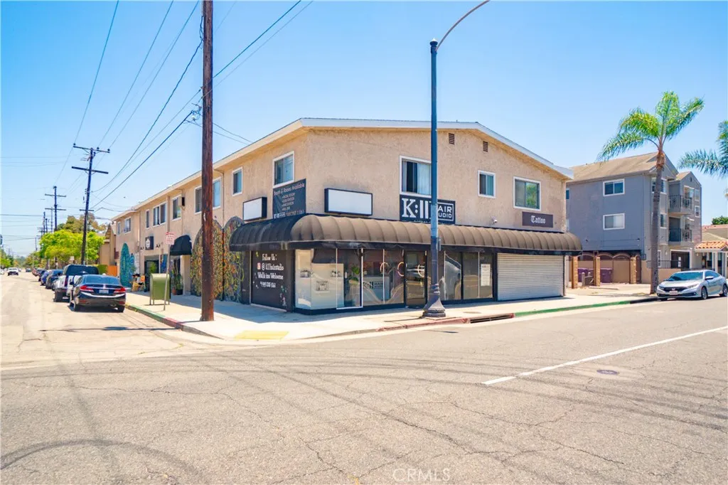 1090 Redondo