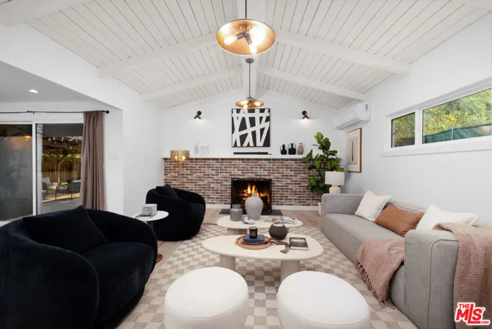 5751 Andasol Avenue, Encino, California 91316 — photo 5