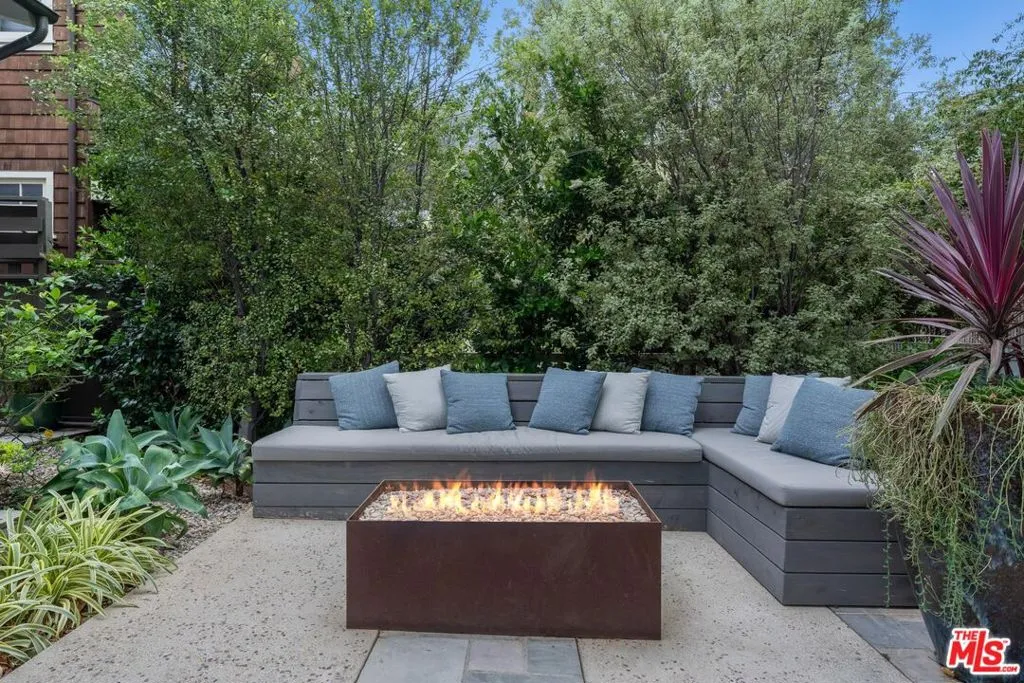 821 Amoroso Place, Venice, California 90291 — photo 4