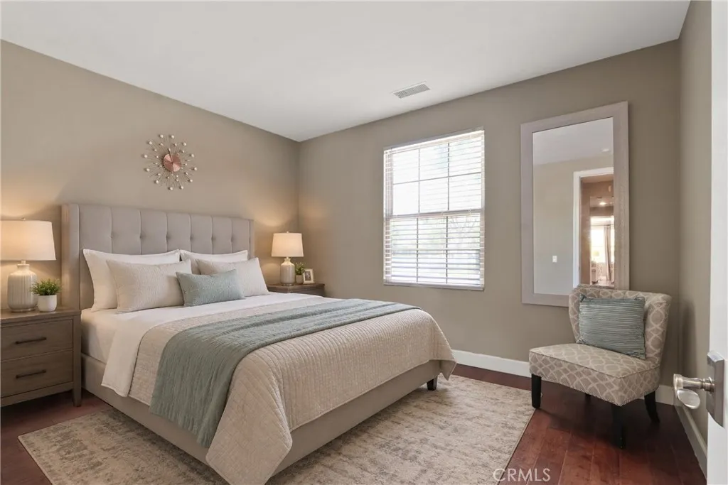 downstair bedroom