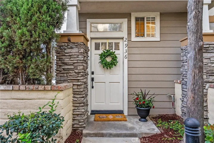 Welcome Home 
2936 Claremore Lane, Los Alamitos