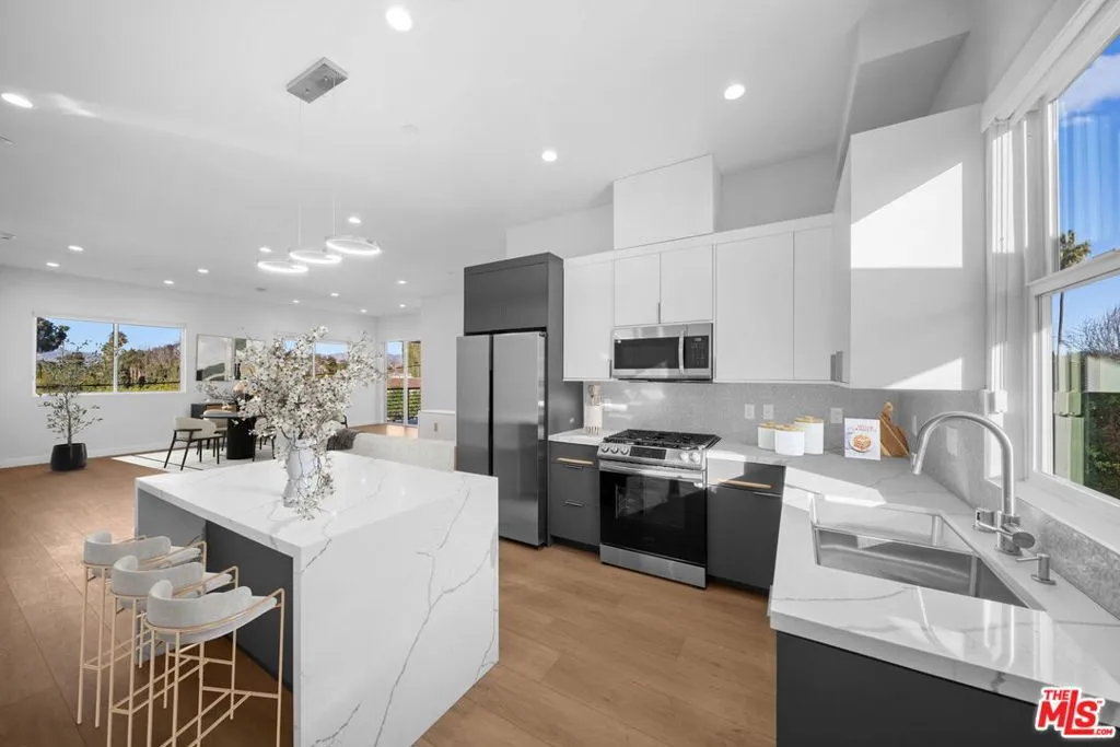 13846 Moorpark Street, Sherman Oaks, California 91423 — photo 4