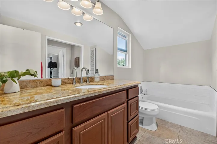 Upstairs Suite Bath And Separate Shower