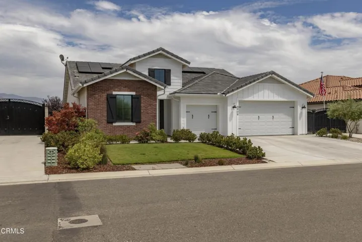 08_front_exterior_4