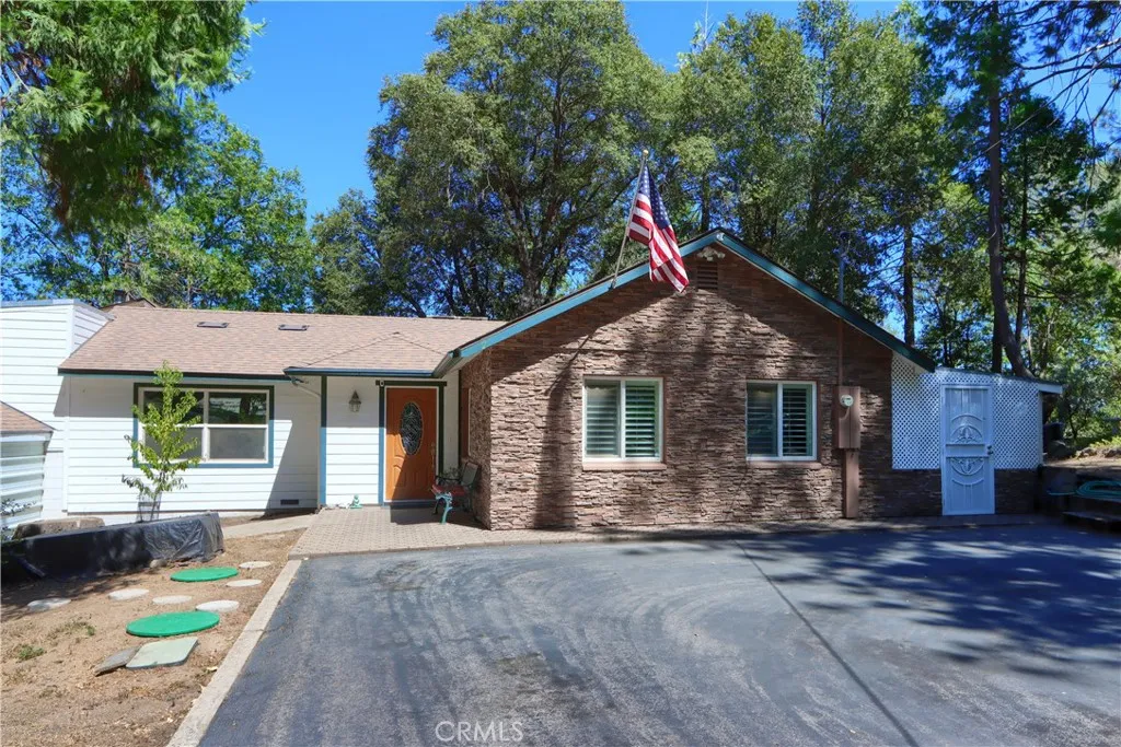 36125 Cedar Ln