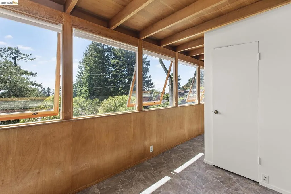 Unaltered Sunporch