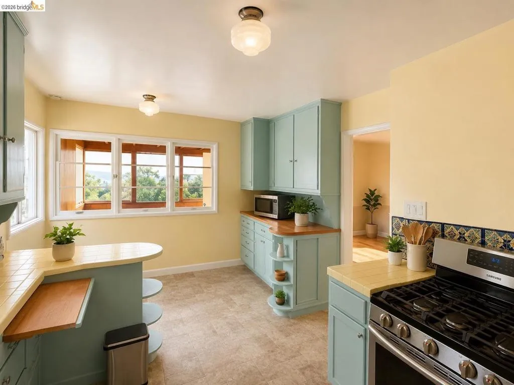 Unaltered Kitchen 2